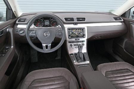 VW Passat 2.0 TDI BMT, Cockpit, Lenkrad