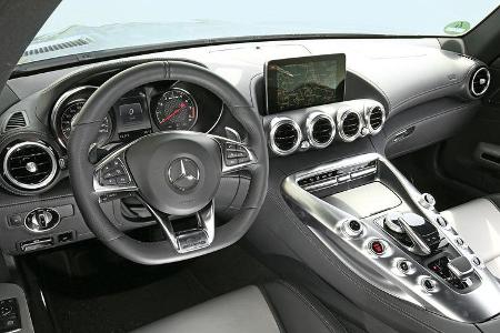 Mercedes-AMG GT, Cockpit