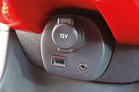 Citroën C1 VTI 68, Anschlüsse