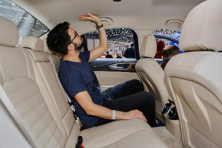 Alfa Romeo Giulia gegen BMW 3er Limousine, Kaltvergleich, Vergleich, Genf, 03/2016