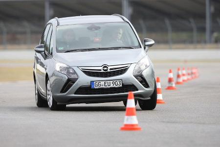 Opel Zafira Tourer 2.0 CDTi Ecoflex Edition, Slalom, Frontansicht
