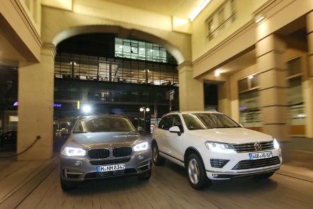 BMW X5 xDRIVE 3.0d, VW Touareg V6 TDI, Frontansicht