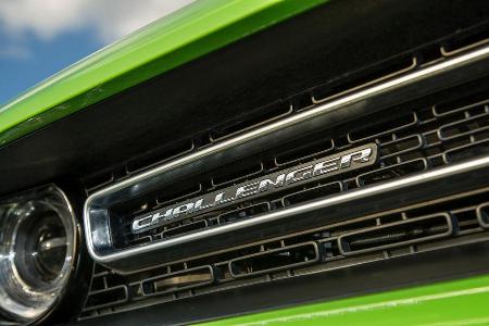 Dodge Challenger R/T, Khlergrill