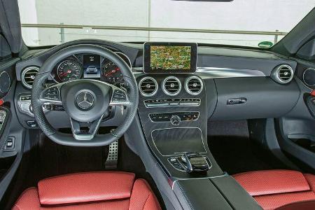 Mercedes C 400 4Matic, Cockpit