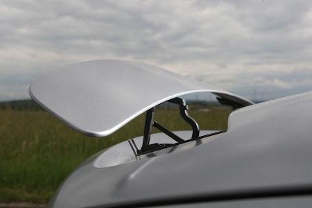Mercedes SLS, Heckspoiler