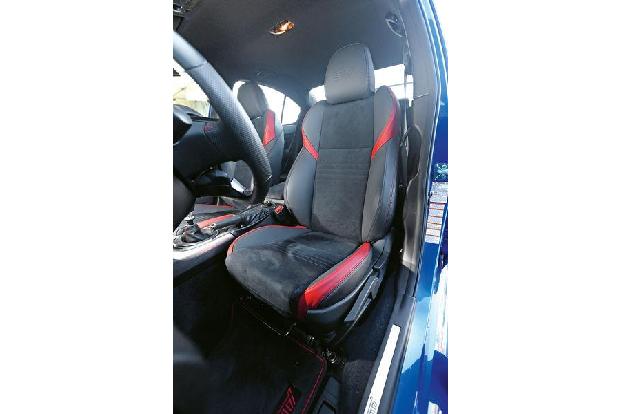 Subaru WRX Sti, Fahrersitz