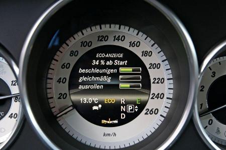 Mercedes CLS 350, Tacho, Rundelement