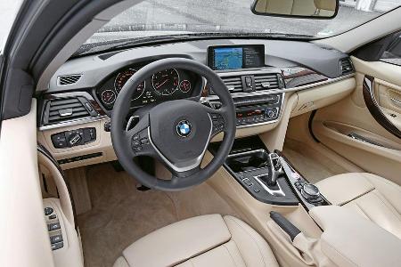 BMW 330d xDrive, Cockpit