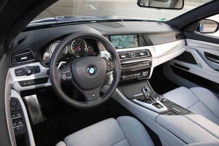 BMW M5, Cockpit