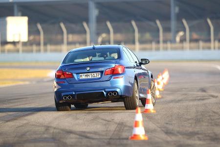 BMW M5, Pylonen, Ausweichtest
