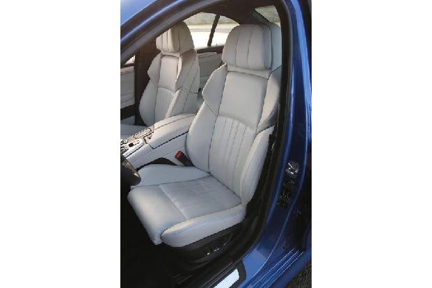 BMW M5, Sitze