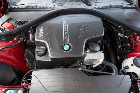 BMW 320i, Motor