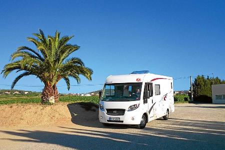 Der Euro Mobil Integra Line 690 HB an der Costa Brava in Spanien