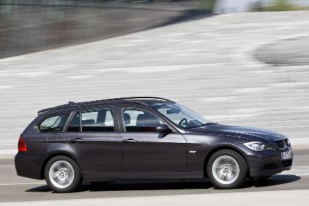 Will der Fahrer des 320i den A4 in einer solchen Situation nicht für lange Zeit aus den Augen verlieren, ...