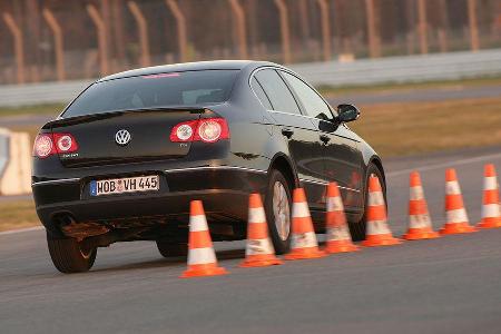 ... dafür dürfen Polen und Schweizer kostenlos den Beifahrer-Airbag deaktivieren.