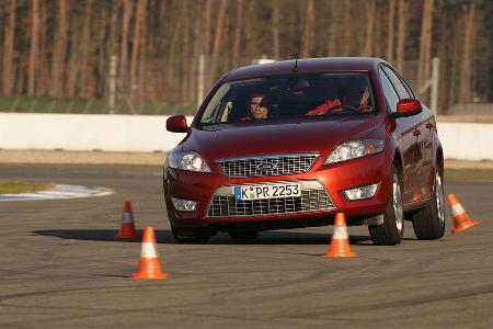Talentierte Fahrdynamik zeichnen den Mondeo aus.