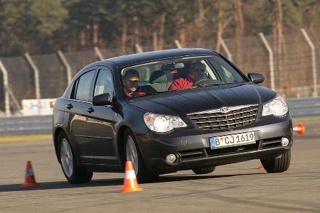 Beim Handling kann der Sebring nicht überzeugen.