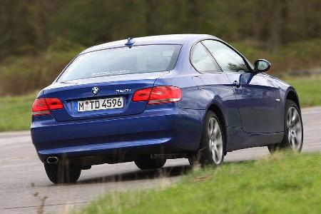 Der Testverbrauch liegt bei 9,9 Liter Super Plus auf 100 Kilometer.