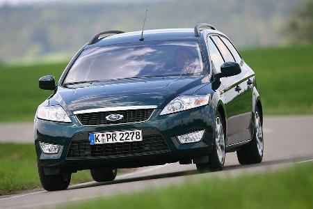 Im Schnitt begnügen sich beide mit rund 8,5 Litern auf 100 Kilometer - ein respektabler Wert für Kombis dieser Gewichts- und...