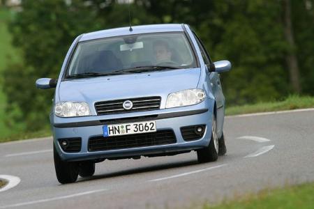 In Sachen Fahrsicherheit, Bremsen und Federungskomfort offenbart der Fiat noch Nachholbedarf.