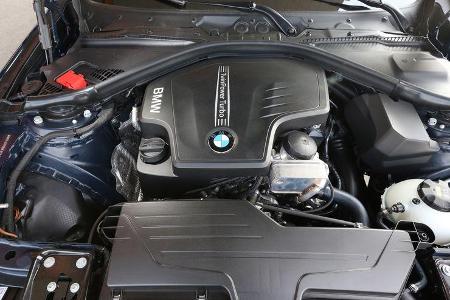BMW 320i Touring, Motor