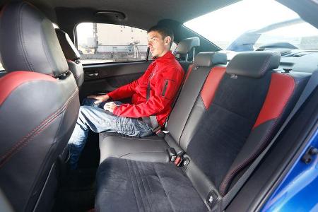 Subaru WRX STI, Fondsitz, Beinfreiheit