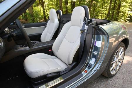 Mazda MX-5 1.8, Vordersitze, Tür offen