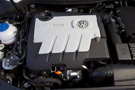 VW Passat Blue TDI Motor