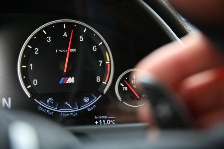 BMW X6M, Anzeigeinstrument