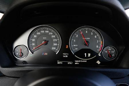 BMW M4 Performance, Rundinstrumente