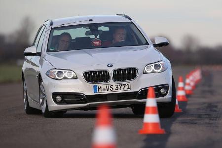 BMW 520d Touring, Frontansicht, Slalom