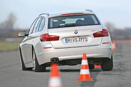 BMW 520d Touring, Heckansicht, Slalom