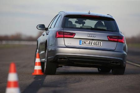 Audi A6 Avant 2.0 TDI Ultra, Heckansicht, Slalom