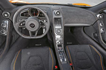 McLaren 650s Spider, Cockpit