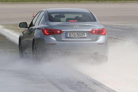 Infiniti Q50 S 3.5 V6 Hybrid, Bremstest