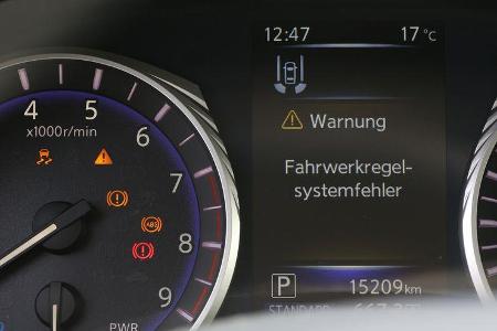 Infiniti Q50 S 3.5 V6 Hybrid, Fahrwerkregler, Systemfehler