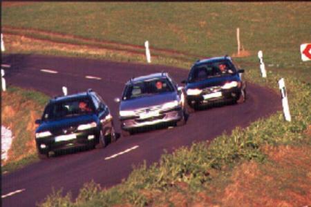 Ford Mondeo Turnier 2.0i, Peugeot 406 Break 2.0 16 V, Opel Vectra Caravan 2.0 16 V Ford Mondeo Turnier 2.0i, Peugeot 406 Break 2.0 16 V, Opel Vectra Caravan 2.0 16 V