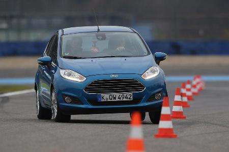 Ford Fiesta 1.0 Ecoboost, Frontansicht, Slalom