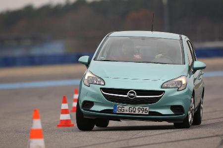 Opel Corsa 1.0 Turbo, Frontansicht, Slalom