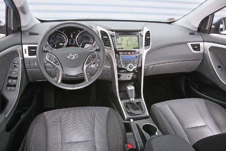 Hyundai i30 1.6 CRDi, Cockpit, Lenkrad