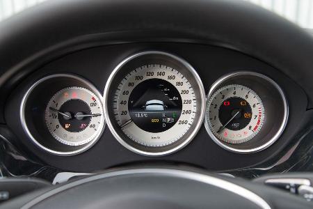 Mercedes CLS 400 4Matic, Rundinstrumente