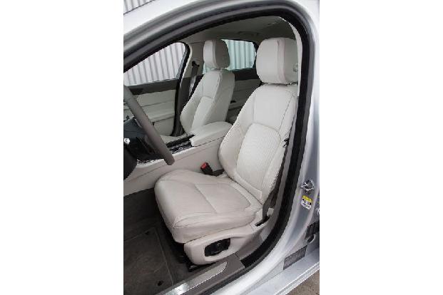 Jaguar XF 35t Prestige, Fahrersitz