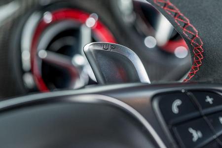Mercedes-AMG GLA 45 4Matic, Schaltwippe