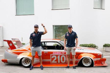 Ricciardo & Verstappen - Toyko - Tuning - Red Bull - 2016