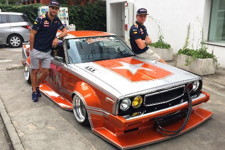 Ricciardo & Verstappen - Toyko - Tuning - Red Bull - 2016