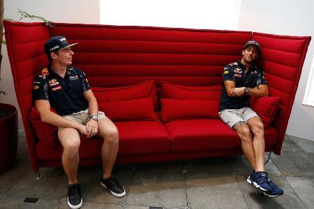 Ricciardo & Verstappen - Toyko - Tuning - Red Bull - 2016