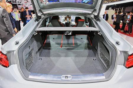 Der Kofferraumausschnitt ist beim A5 Coupé insgesamt sehr großzügig. Insgesamt fasst der Laderaum 480 Liter.