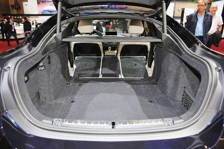 Das Hinterteil beim BMW Vierer Gran Coupé ist den Ausmaßen des Audi sehr ähnlich und fasst ebenfalls 480 Liter.