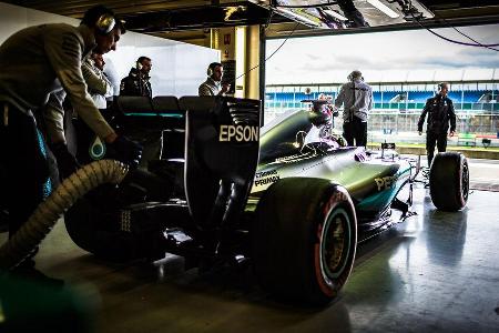 Jorge Lorenzo - Mercedes AMG W05 - Formel 1 Testrun - Silverstone - 5. Oktober 2016