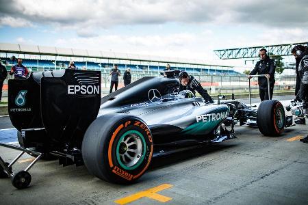 Jorge Lorenzo - Mercedes AMG W05 - Formel 1 Testrun - Silverstone - 5. Oktober 2016